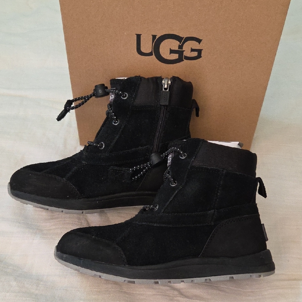 UGG Kids Turlock Weather Black Suede Boots Size 3